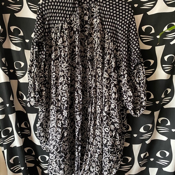 Cute 3/4 sleeve boho style shrug - Picture 1 of 5